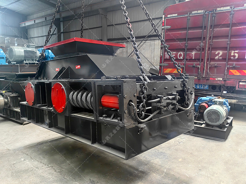 2PG86型彈簧式對輥制砂機(jī)設(shè)備發(fā)往浙江