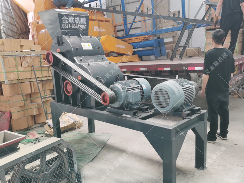 scf600*400小型雙級(jí)粉碎機(jī)發(fā)往山東煙臺(tái)破碎粉煤灰