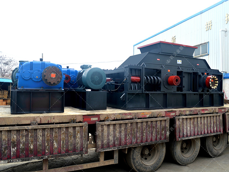 2PG1500X800大型對輥破碎機發(fā)往廣東清遠破碎石英砂