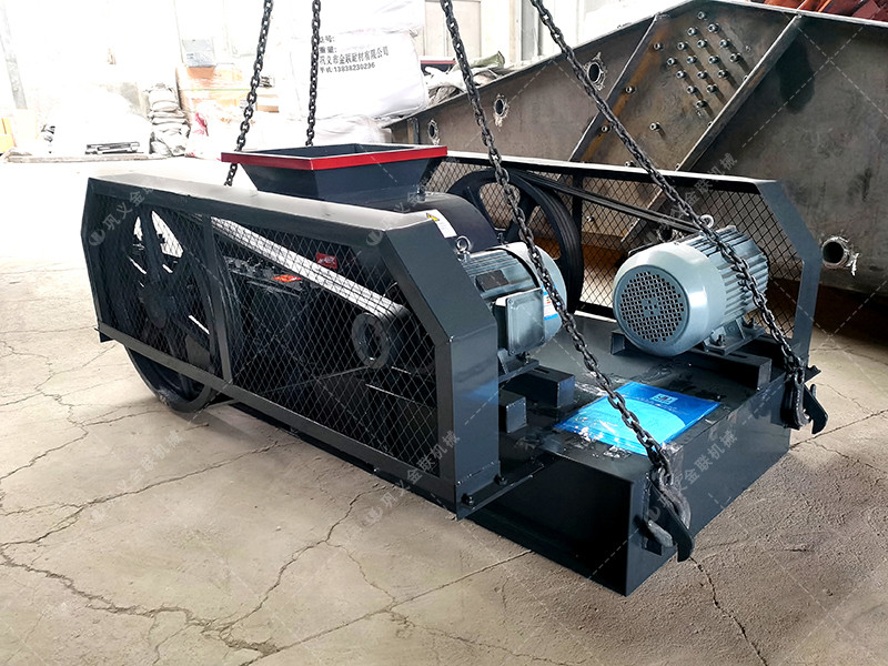 2PG400X400小型對輥破碎機(jī)發(fā)往山東鄹平破碎焦炭