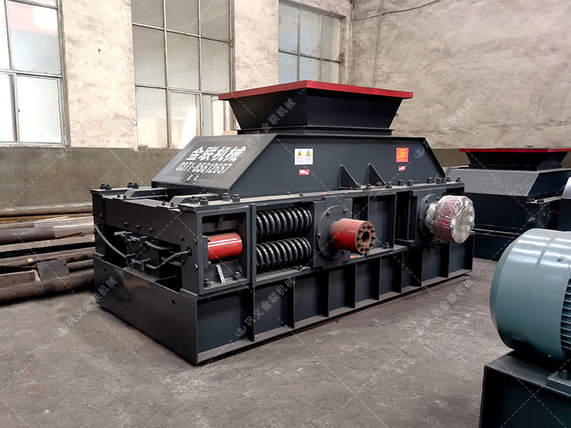 2PG1200X800對(duì)輥破碎機(jī)發(fā)往新疆喀什石英石制沙