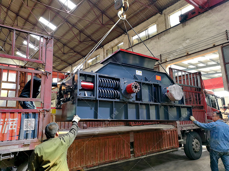 2PG1208對(duì)輥破碎機(jī)發(fā)往河南洛陽