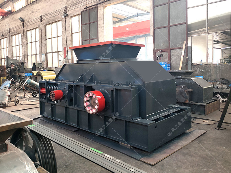 1208型直連式半自動(dòng)對(duì)輥制砂機(jī)發(fā)貨