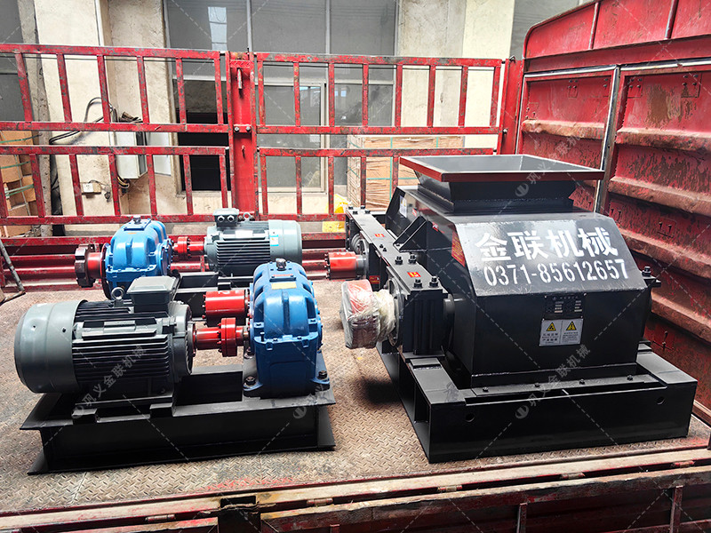 2PG0806中型直聯(lián)對(duì)輥破碎機(jī)發(fā)往河南