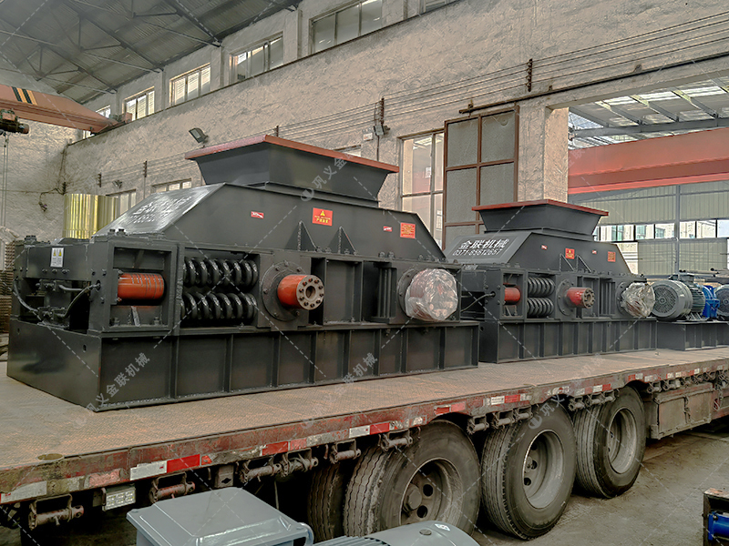 時產(chǎn)100噸瓜米石對輥制砂機有哪些型號？價格多少？